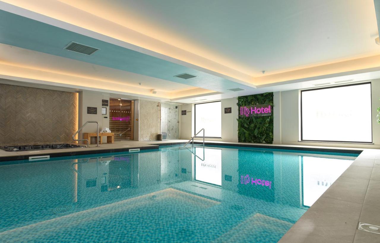 Aparthotel Hy Lytham St Anne'S Lytham St Annes Esterno foto The swimming pool at the hotel