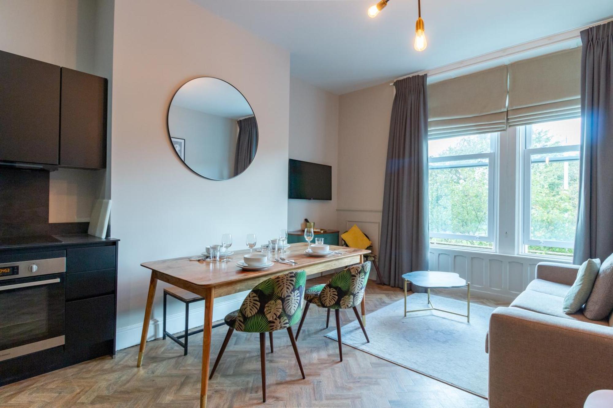 Aparthotel Hy Lytham St Anne'S Lytham St Annes Esterno foto A typical apartment at the residence