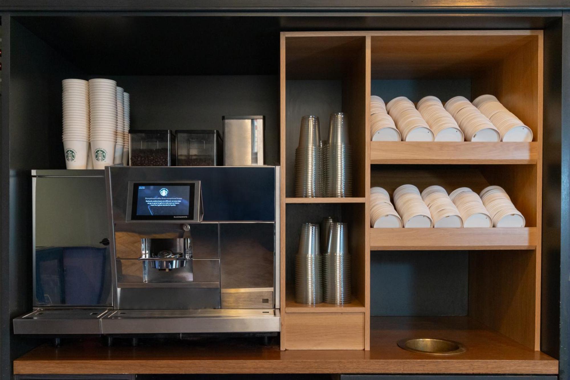 Aparthotel Hy Lytham St Anne'S Lytham St Annes Esterno foto A coffee machine