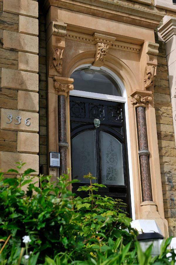 Aparthotel Hy Lytham St Anne'S Lytham St Annes Esterno foto The door of 336